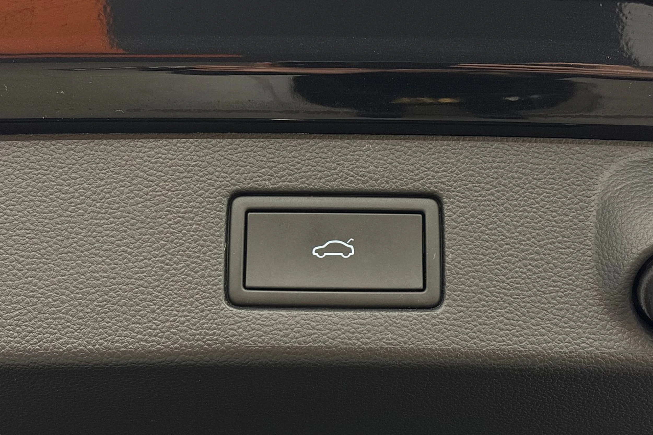 musta Volkswagen Arteon 2021 kuva 24.