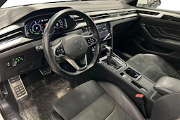 valkoinen Volkswagen Arteon 2021 kuva 3.