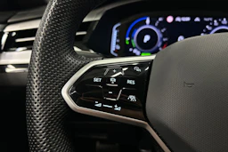 valkoinen Volkswagen Arteon 2021 kuva 16.