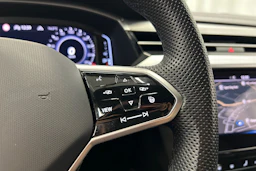valkoinen Volkswagen Arteon 2021 kuva 17.