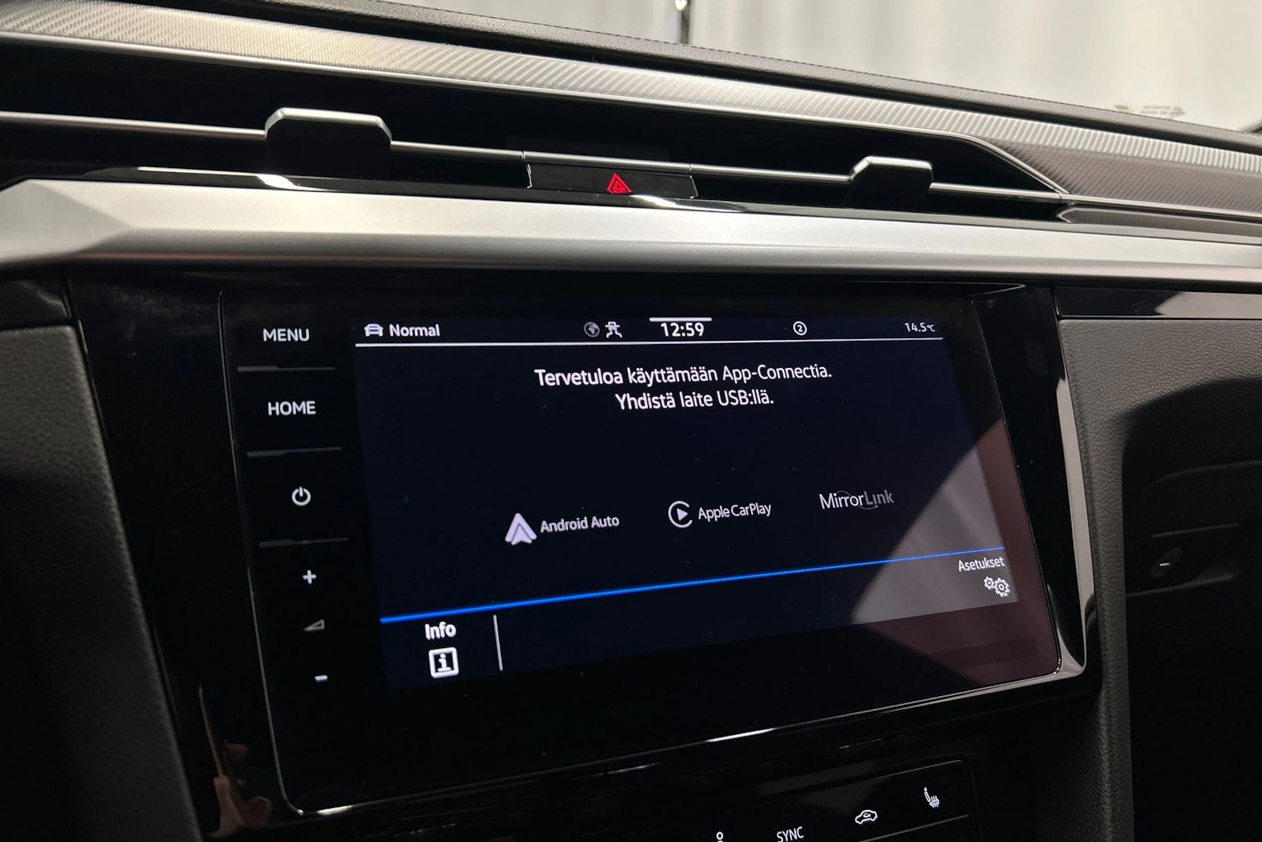 valkoinen Volkswagen Arteon 2021 kuva 20.