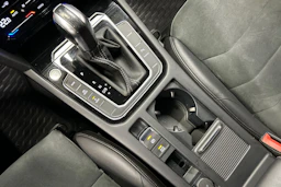 valkoinen Volkswagen Arteon 2021 kuva 23.