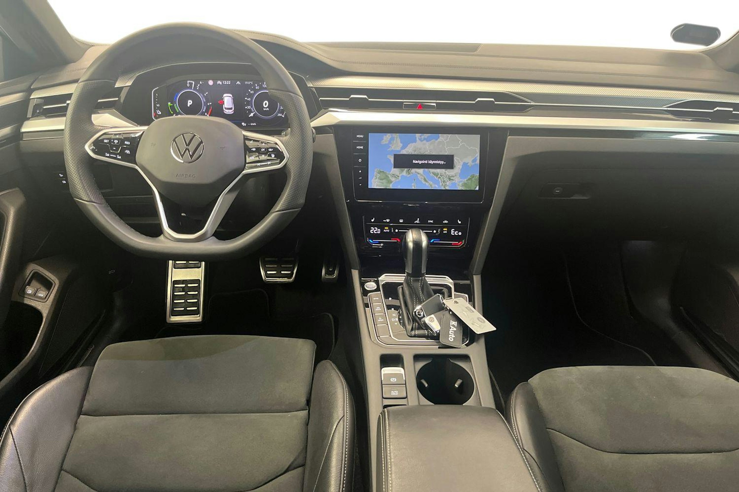 Harmaa Volkswagen Arteon 2021 kuva 9.