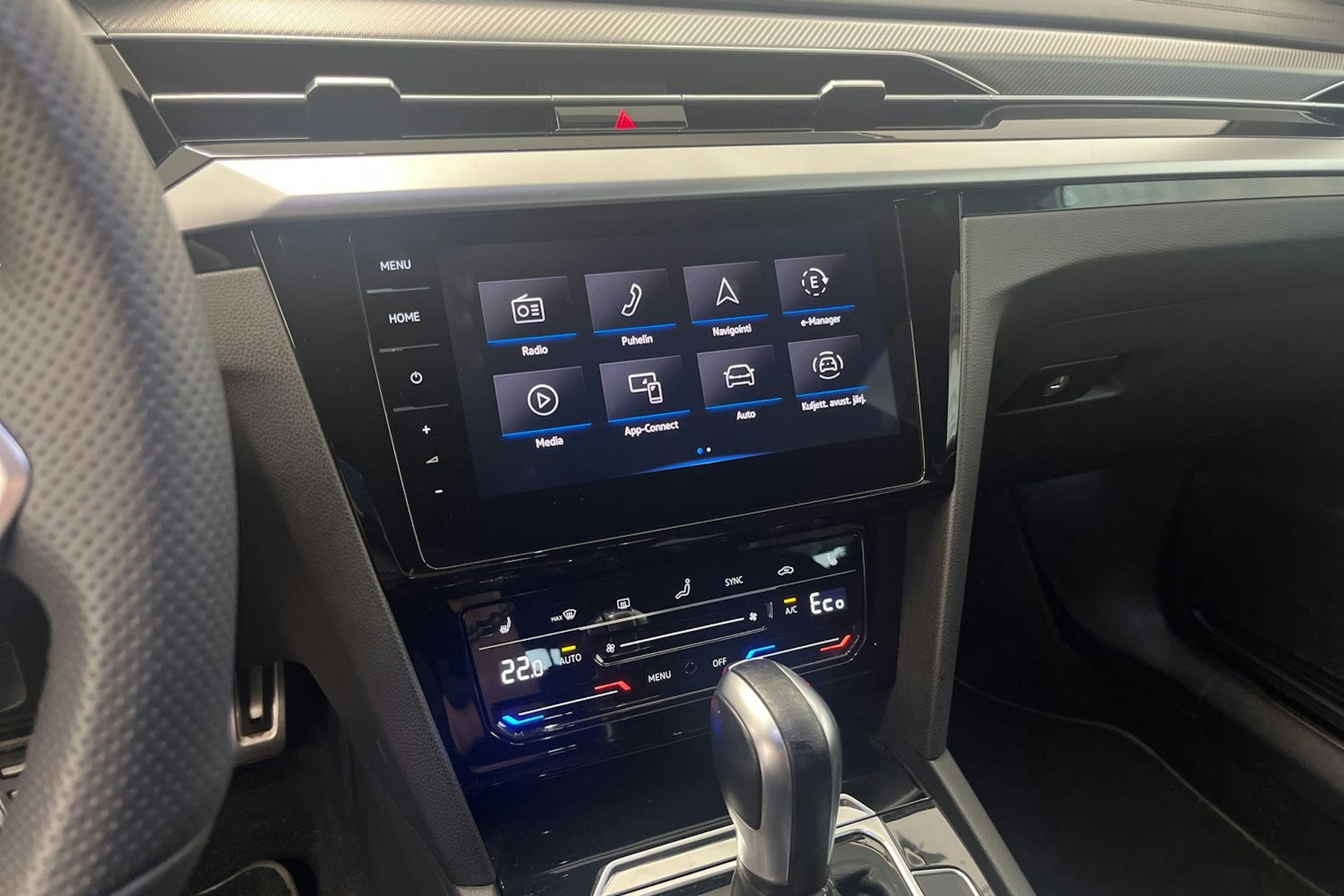 Harmaa Volkswagen Arteon 2021 kuva 18.