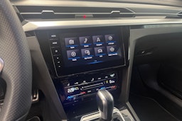 Harmaa Volkswagen Arteon 2021 kuva 18.