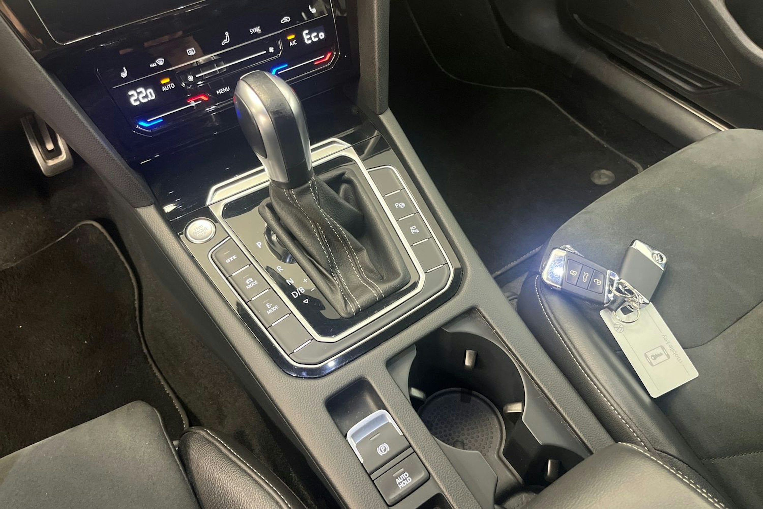 Harmaa Volkswagen Arteon 2021 kuva 19.