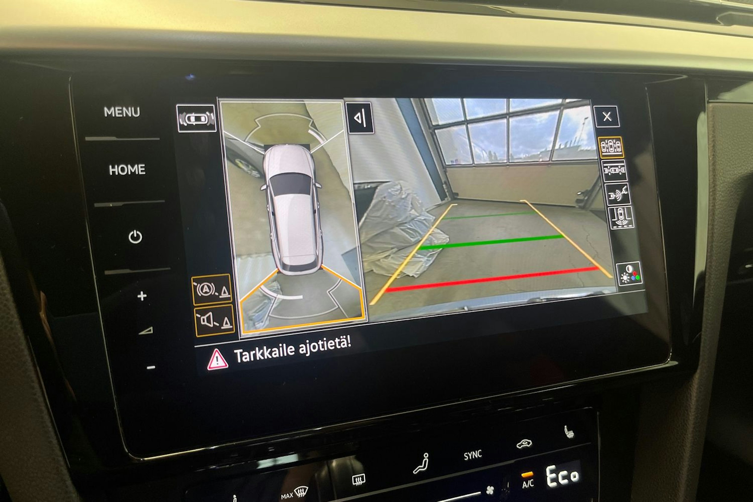 Harmaa Volkswagen Arteon 2021 kuva 21.