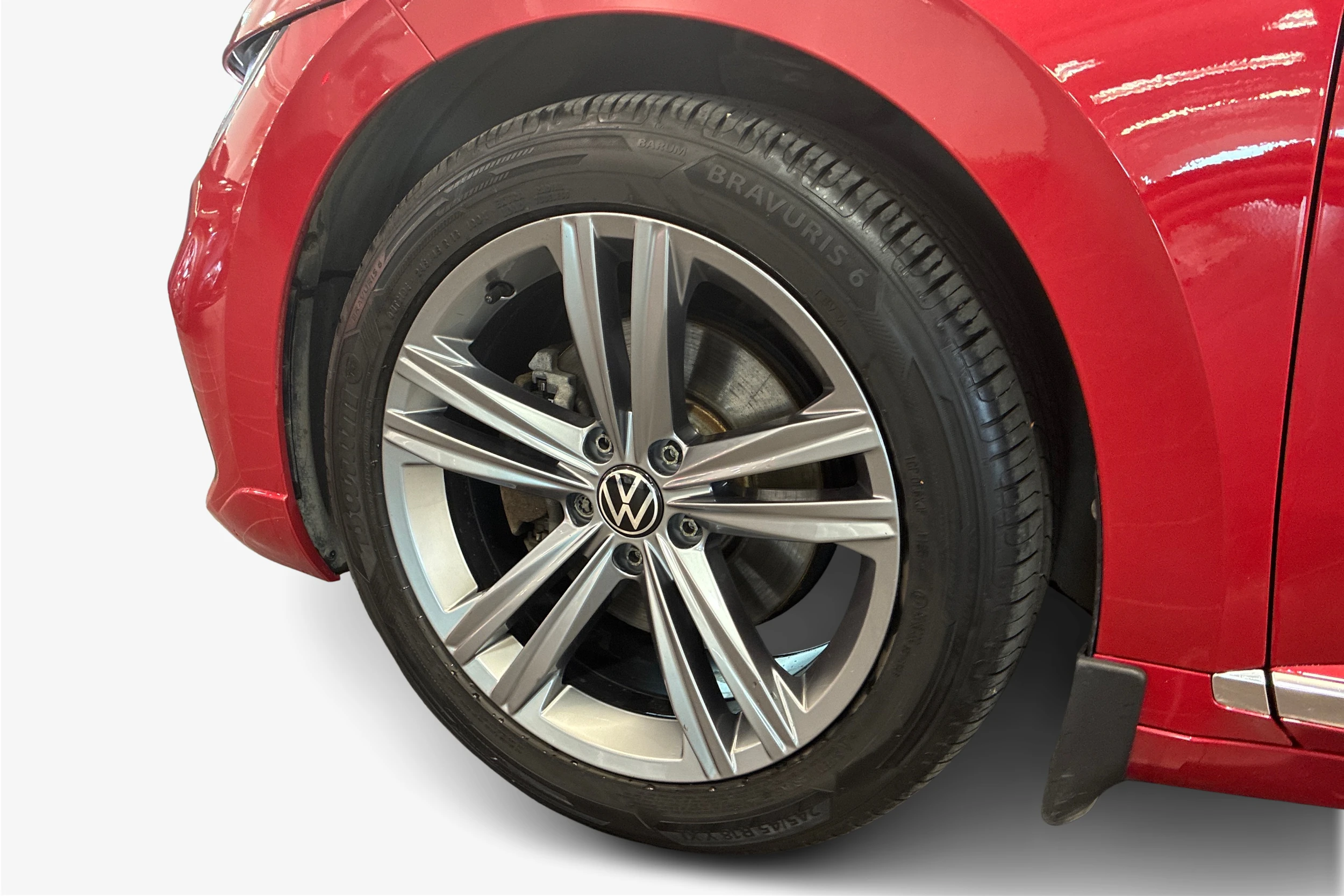 punainen Volkswagen Arteon 2021 kuva 12.