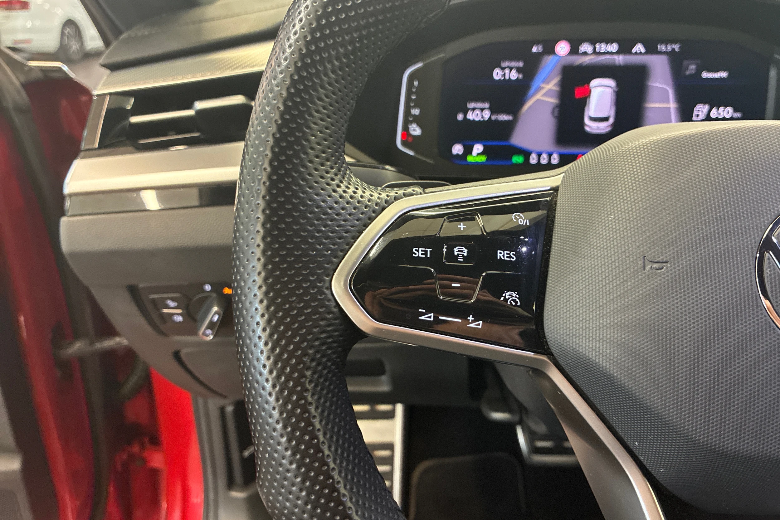 punainen Volkswagen Arteon 2021 kuva 15.