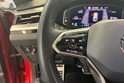 punainen Volkswagen Arteon 2021 kuva 15.