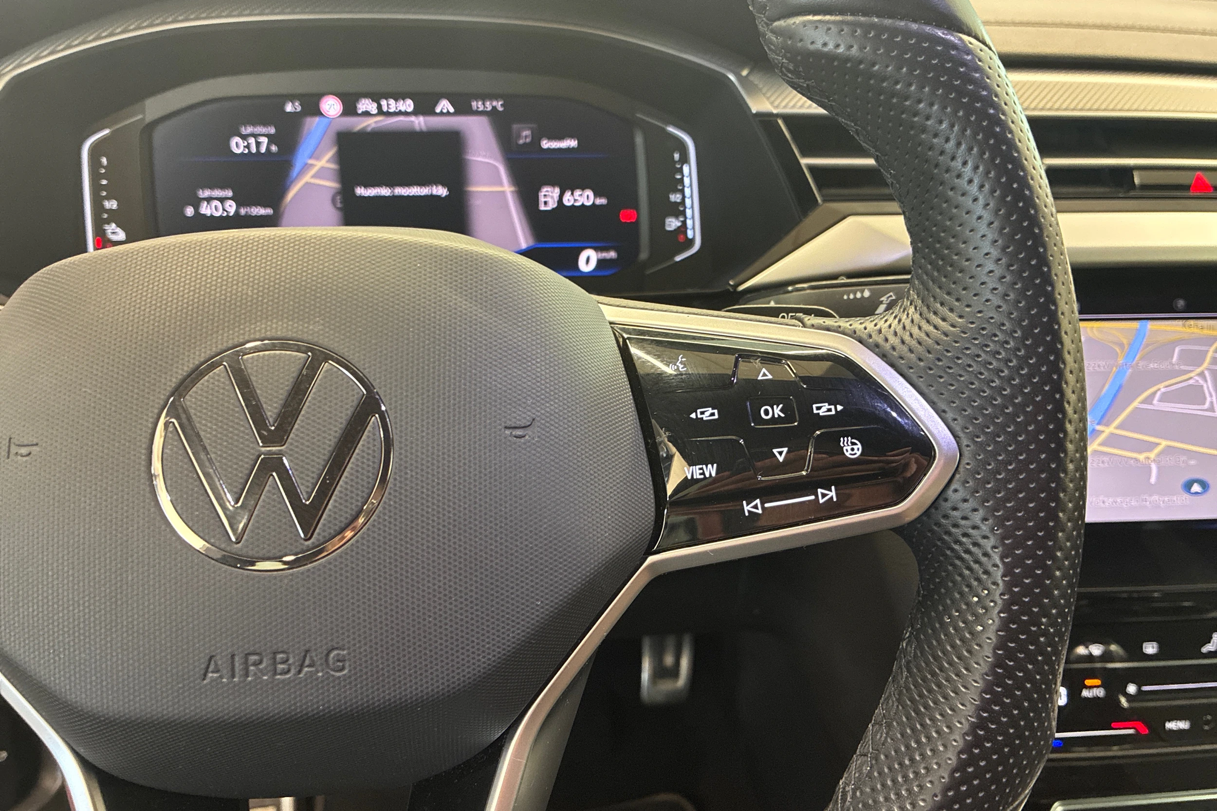 punainen Volkswagen Arteon 2021 kuva 16.