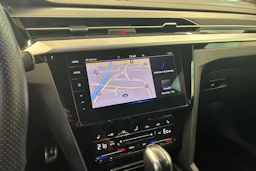 punainen Volkswagen Arteon 2021 kuva 18.