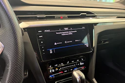 punainen Volkswagen Arteon 2021 kuva 20.
