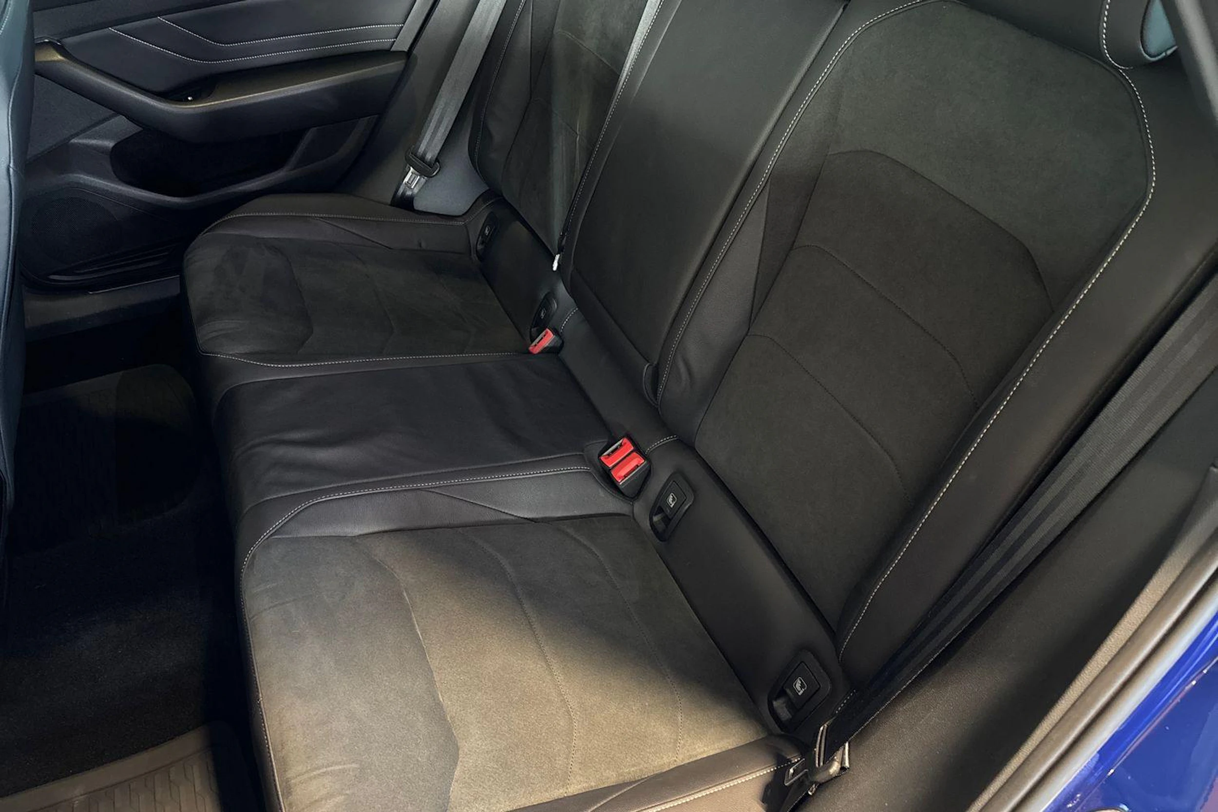 sininen Volkswagen Arteon 2021 kuva 8.