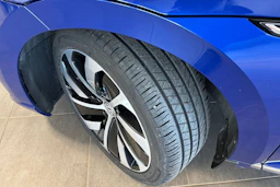 sininen Volkswagen Arteon 2021 kuva 10.