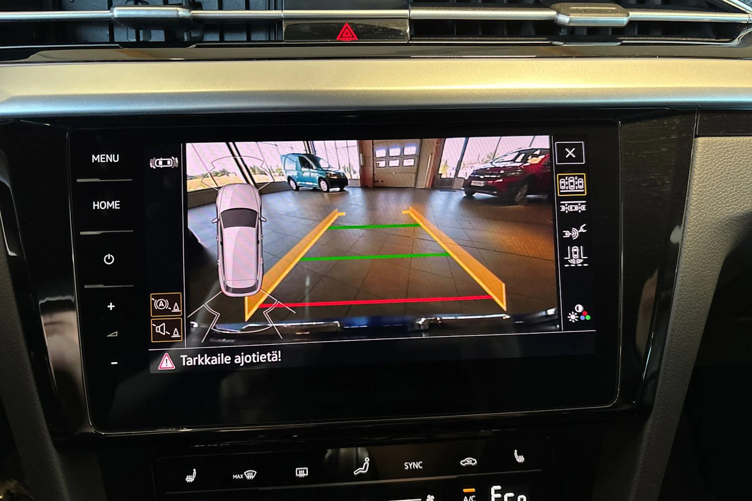 sininen Volkswagen Arteon 2021 kuva 16.
