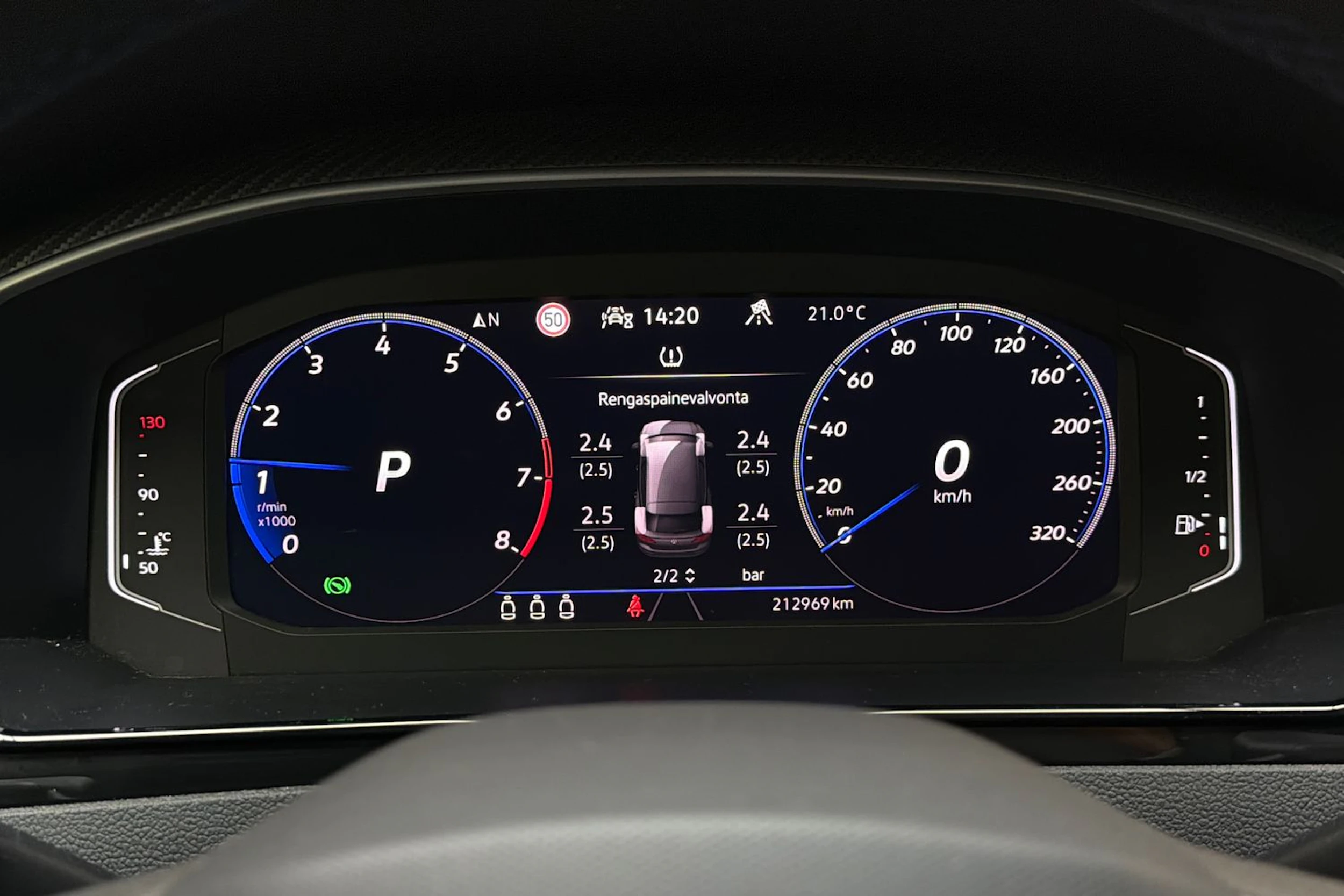 sininen Volkswagen Arteon 2021 kuva 12.