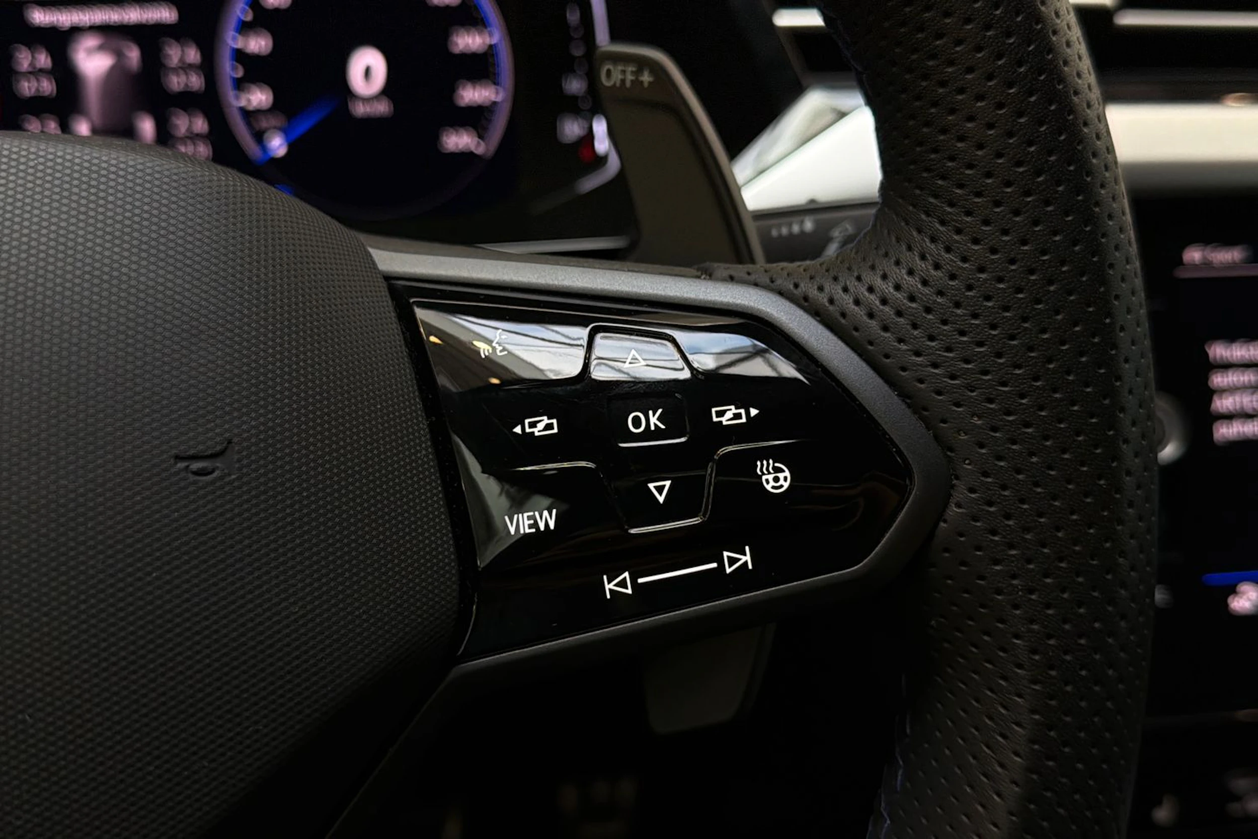 sininen Volkswagen Arteon 2021 kuva 14.