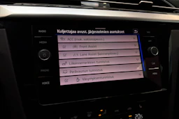 sininen Volkswagen Arteon 2021 kuva 18.