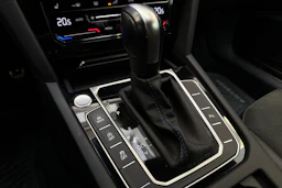 sininen Volkswagen Arteon 2021 kuva 23.