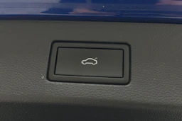 sininen Volkswagen Arteon 2021 kuva 26.