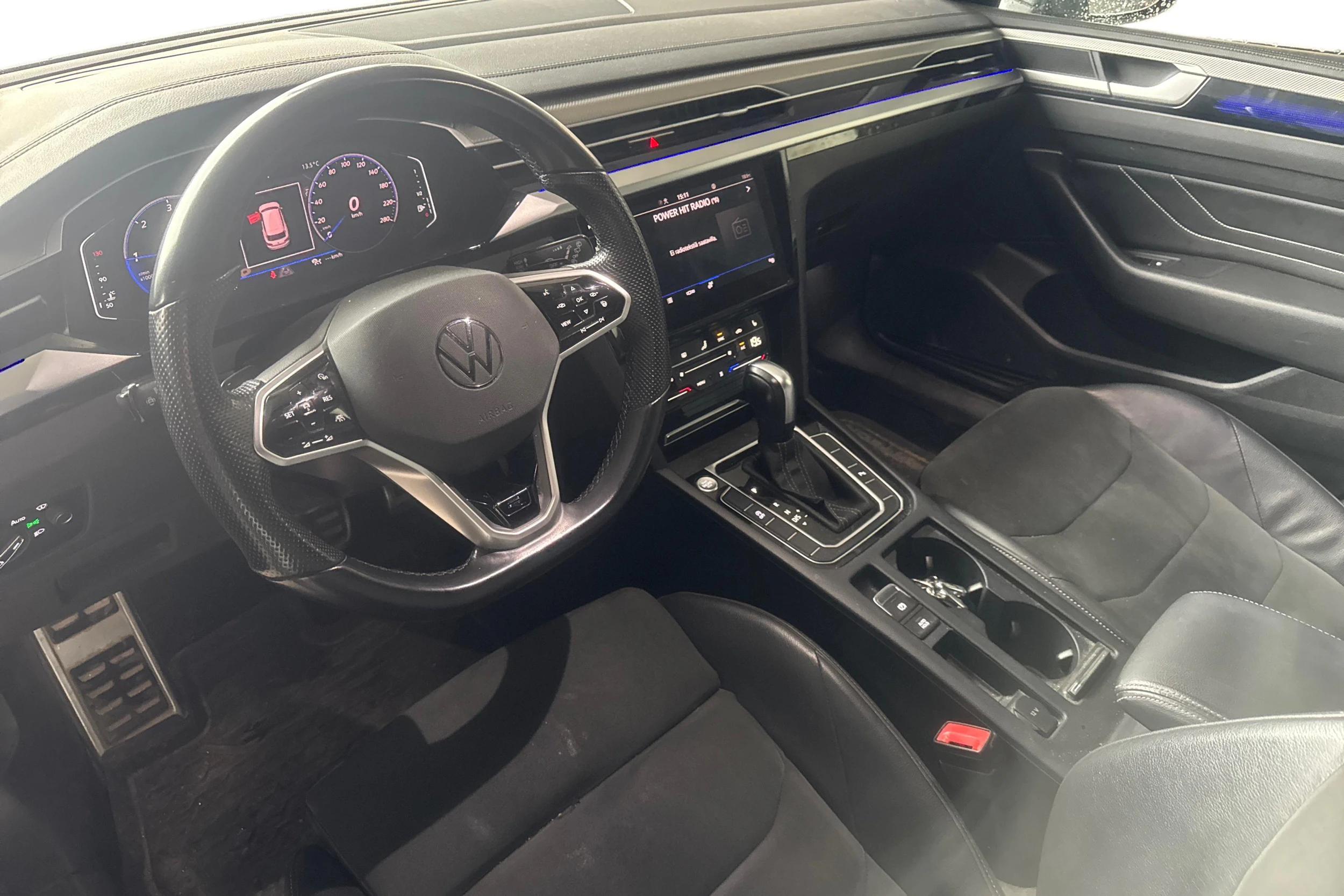 Valkoinen Volkswagen Arteon 2021 kuva 3.
