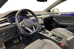 Valkoinen Volkswagen Arteon 2021 kuva 6.