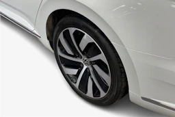 Valkoinen Volkswagen Arteon 2021 kuva 9.
