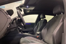 Valkoinen Volkswagen Arteon 2021 kuva 14.