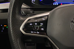 Valkoinen Volkswagen Arteon 2021 kuva 18.
