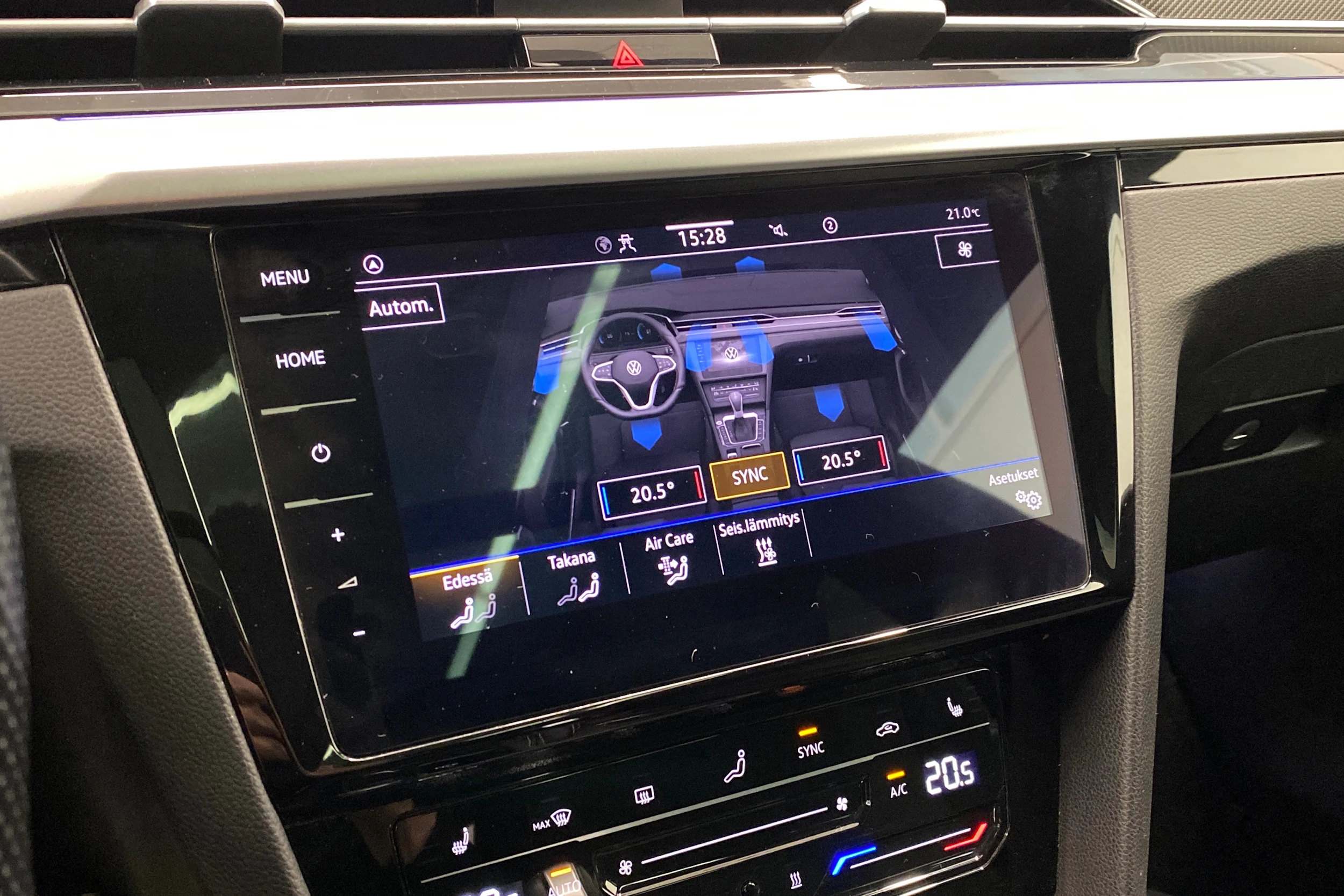 Valkoinen Volkswagen Arteon 2021 kuva 27.