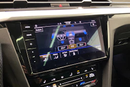 Valkoinen Volkswagen Arteon 2021 kuva 27.