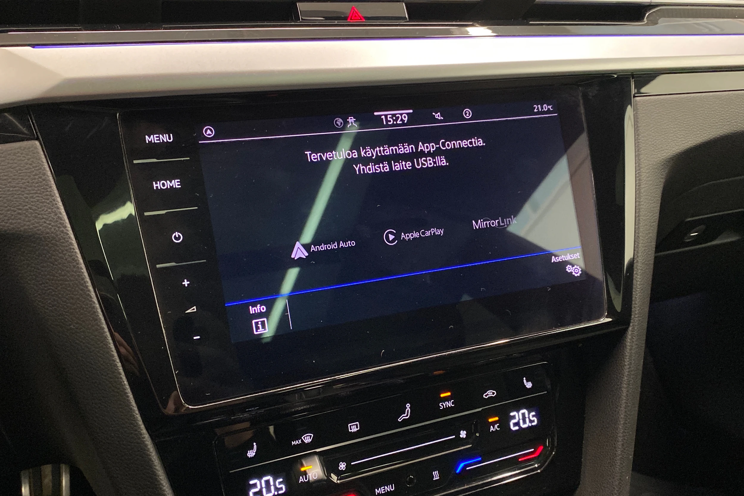Valkoinen Volkswagen Arteon 2021 kuva 30.