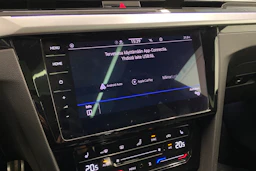 Valkoinen Volkswagen Arteon 2021 kuva 30.