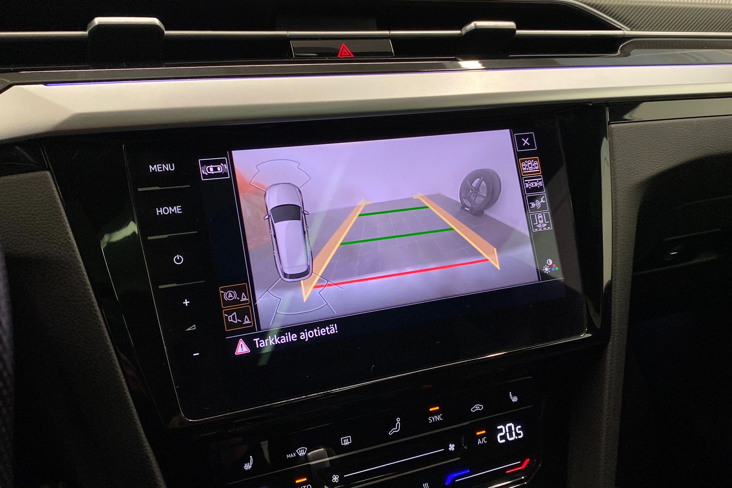 Valkoinen Volkswagen Arteon 2021 kuva 32.