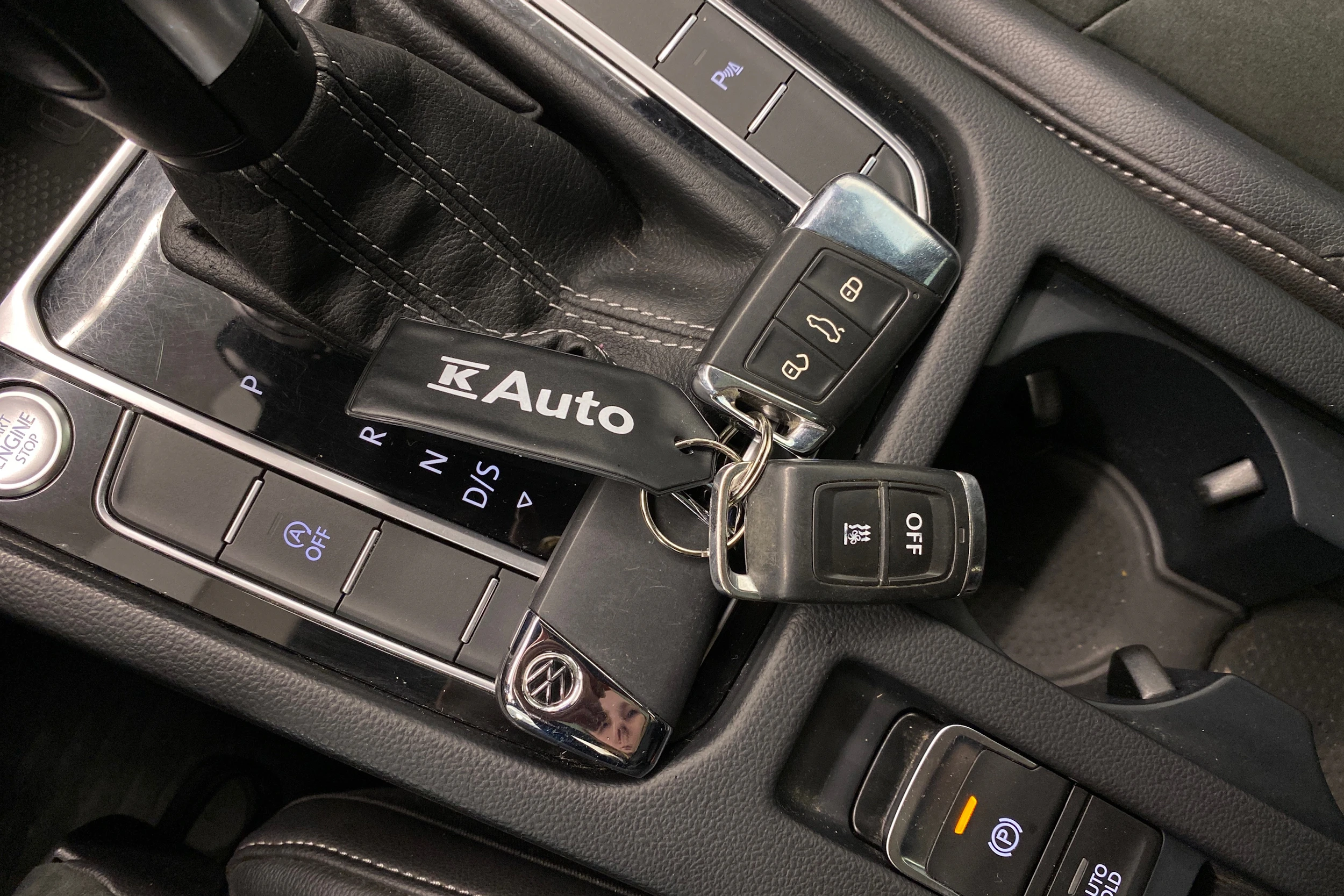 Valkoinen Volkswagen Arteon 2021 kuva 33.