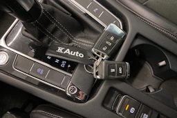 Valkoinen Volkswagen Arteon 2021 kuva 33.