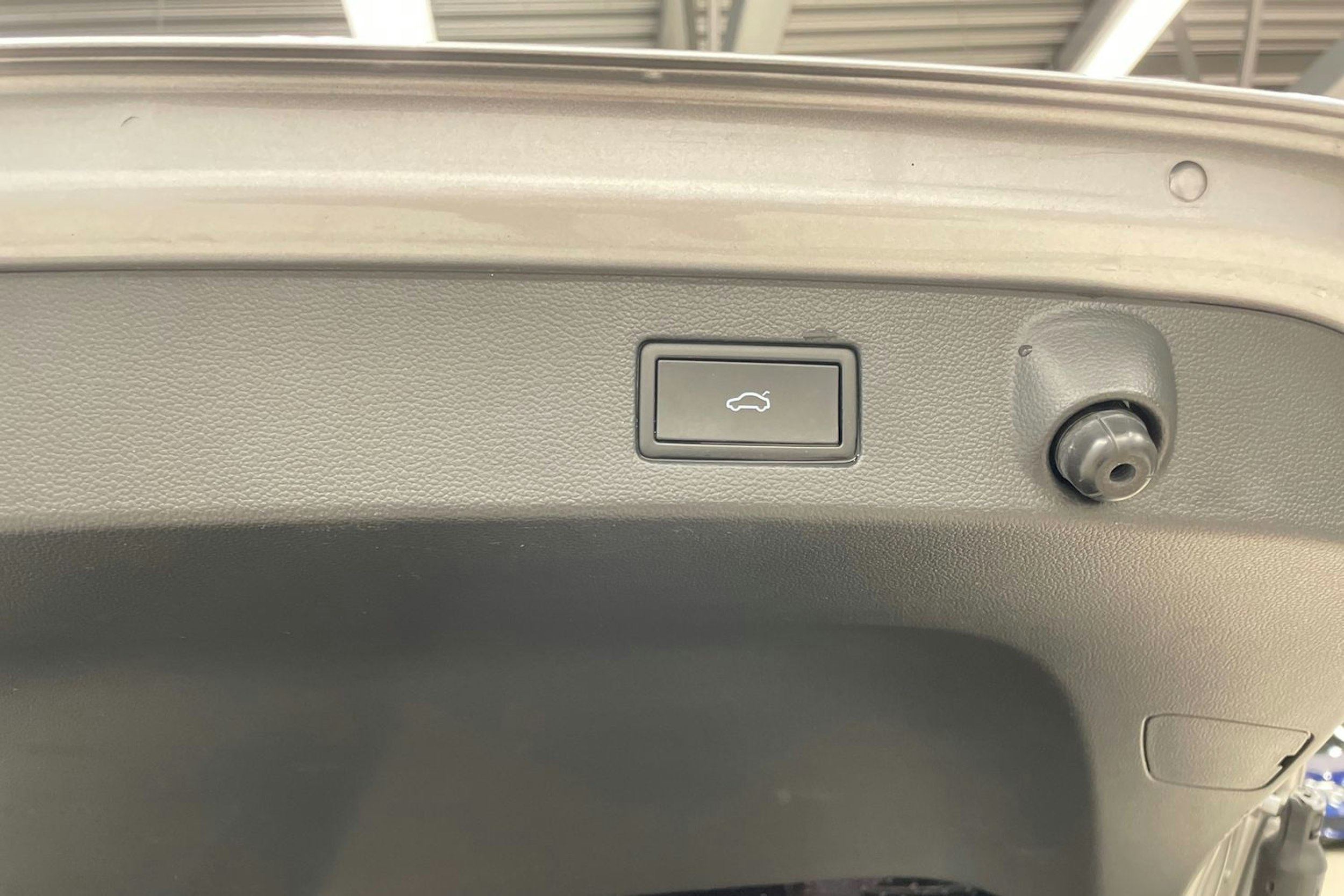 Sininen Volkswagen Arteon 2021 kuva 22.