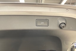 Sininen Volkswagen Arteon 2021 kuva 22.