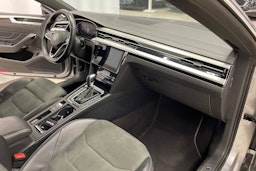 Sininen Volkswagen Arteon 2021 kuva 26.