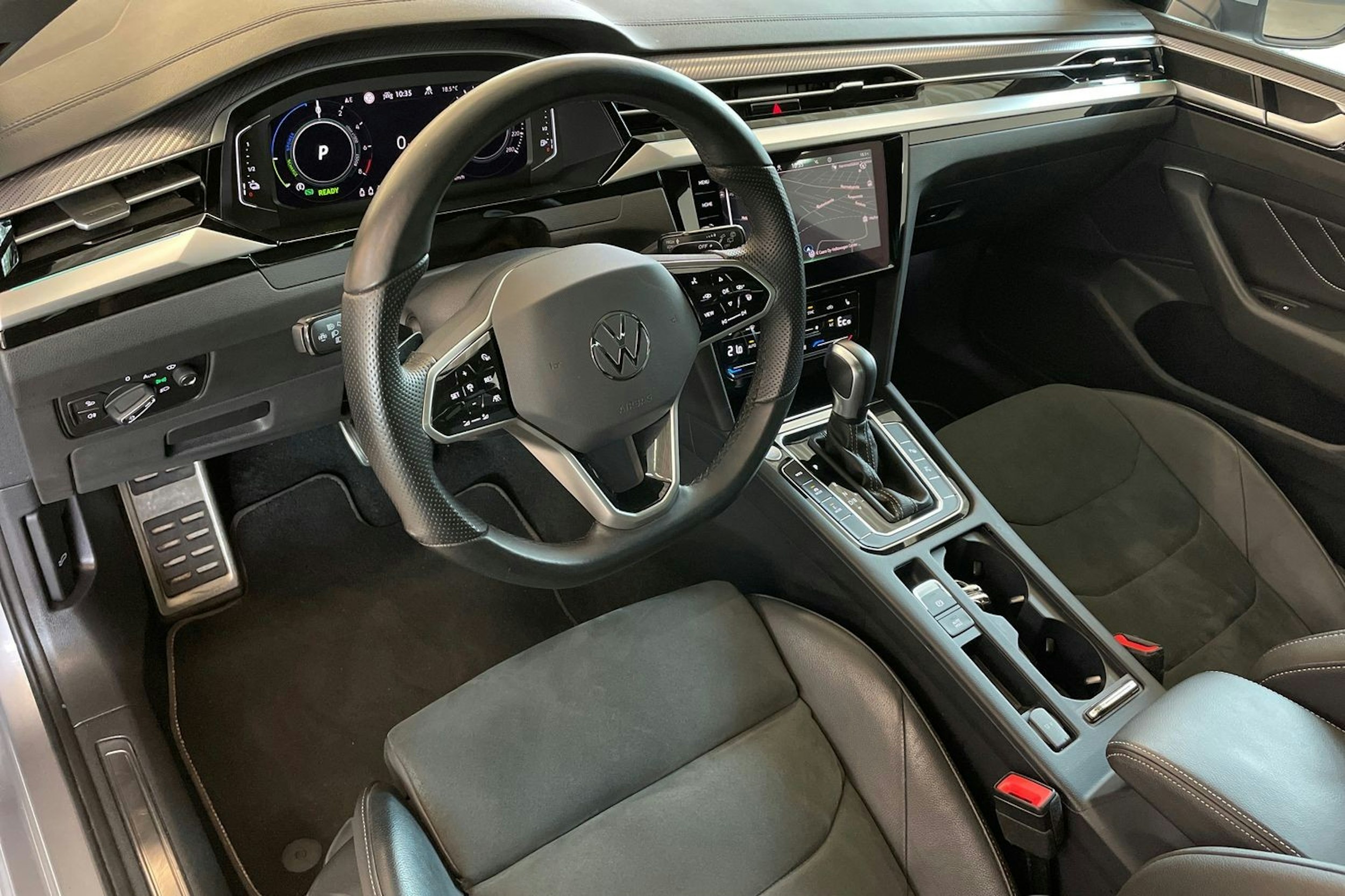 Sininen Volkswagen Arteon 2021 kuva 7.