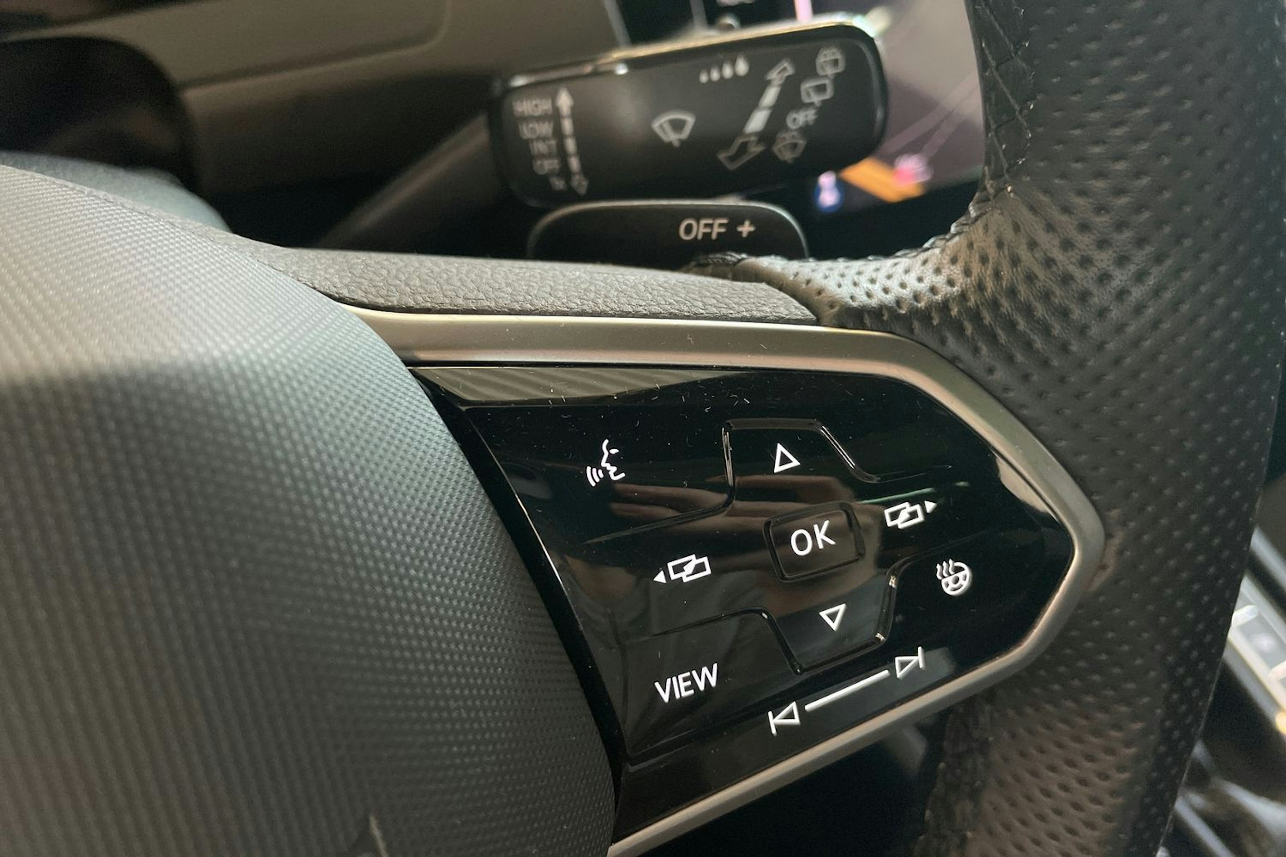 Sininen Volkswagen Arteon 2021 kuva 18.