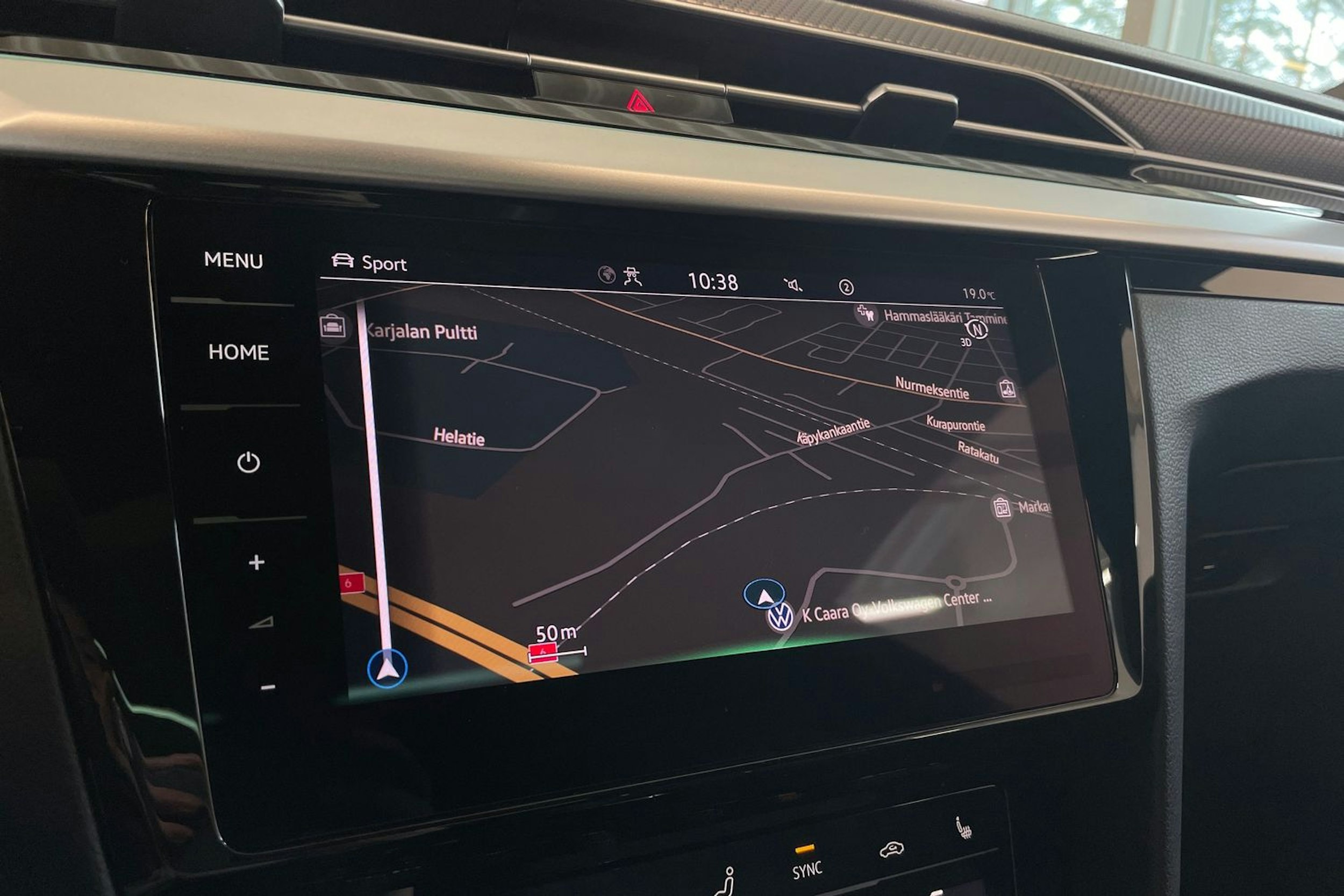 Sininen Volkswagen Arteon 2021 kuva 22.