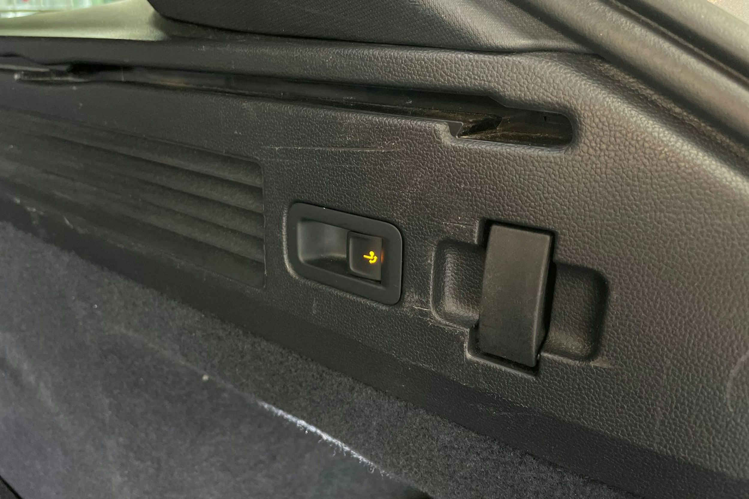 Sininen Volkswagen Arteon 2021 kuva 34.