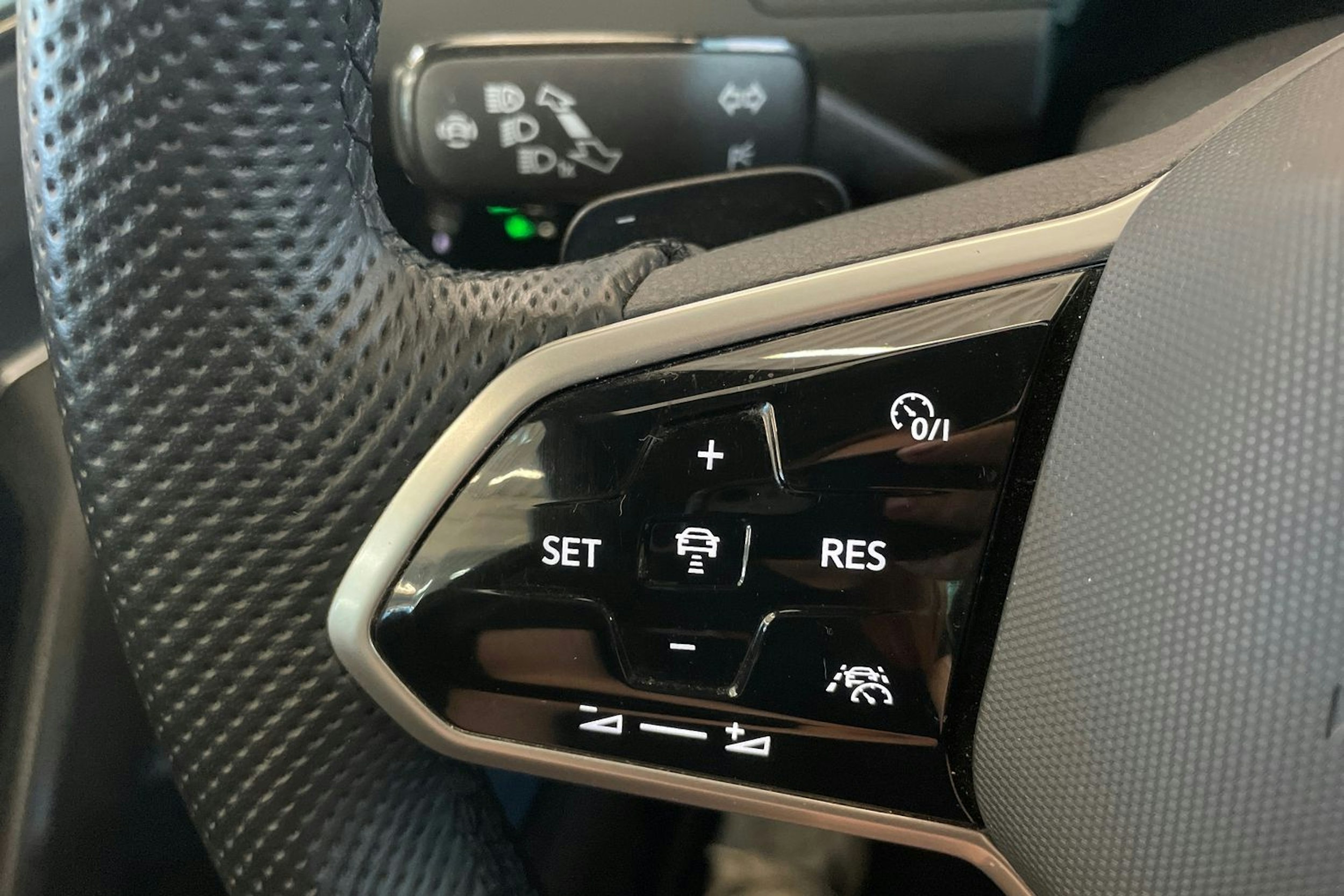 valkoinen Volkswagen Arteon 2021 kuva 15.