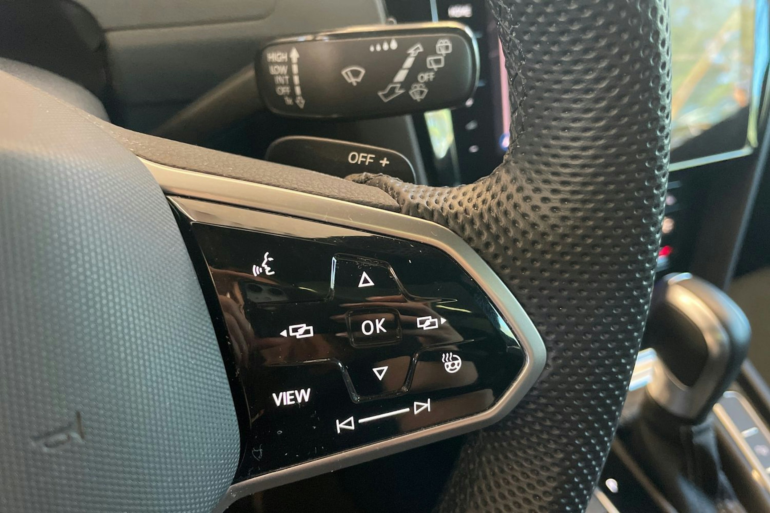 valkoinen Volkswagen Arteon 2021 kuva 16.