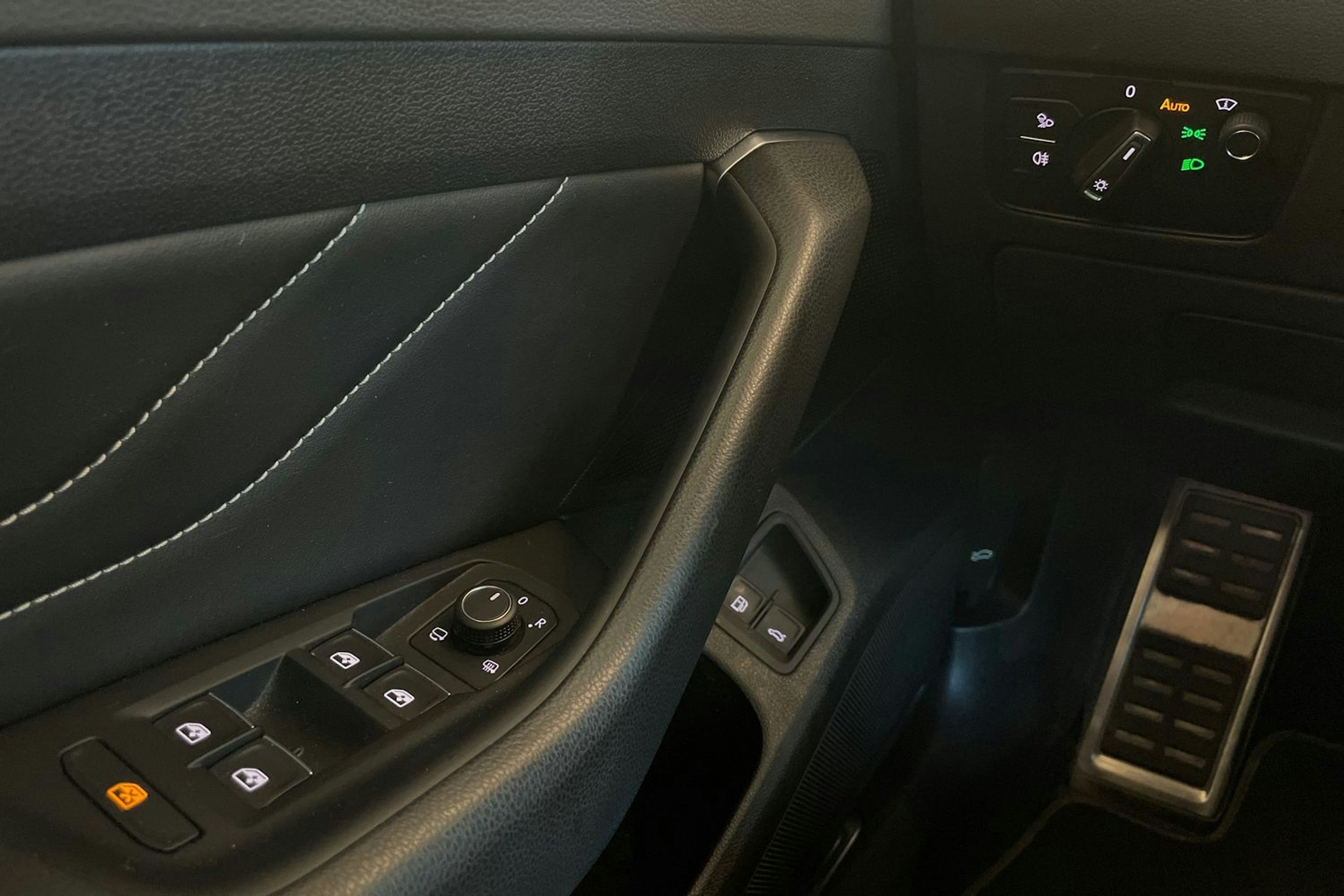valkoinen Volkswagen Arteon 2021 kuva 17.
