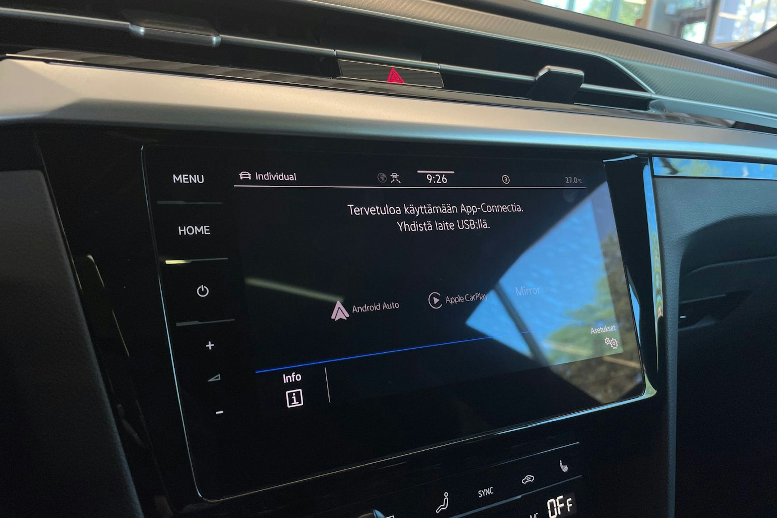 valkoinen Volkswagen Arteon 2021 kuva 23.
