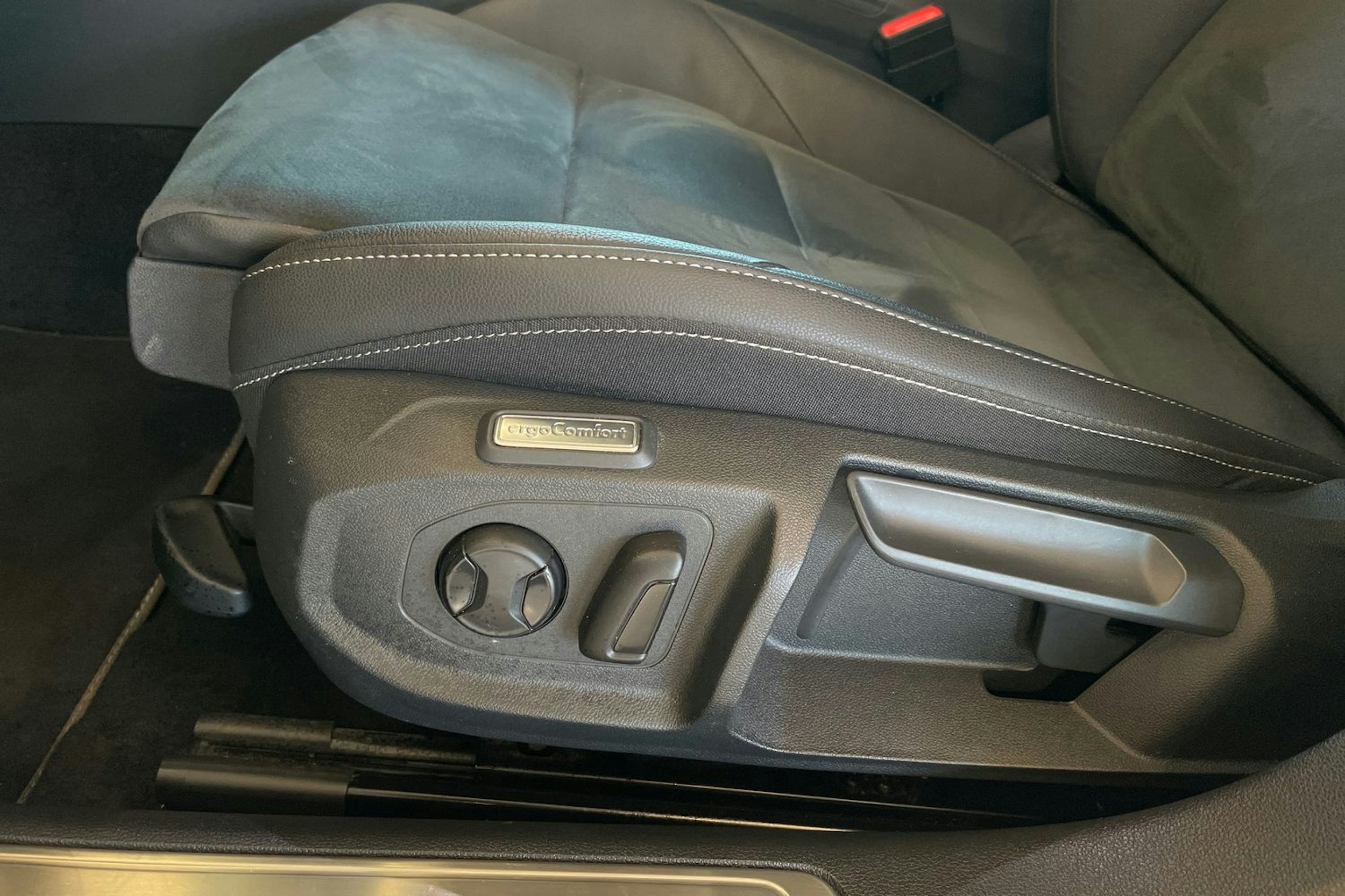 valkoinen Volkswagen Arteon 2021 kuva 27.