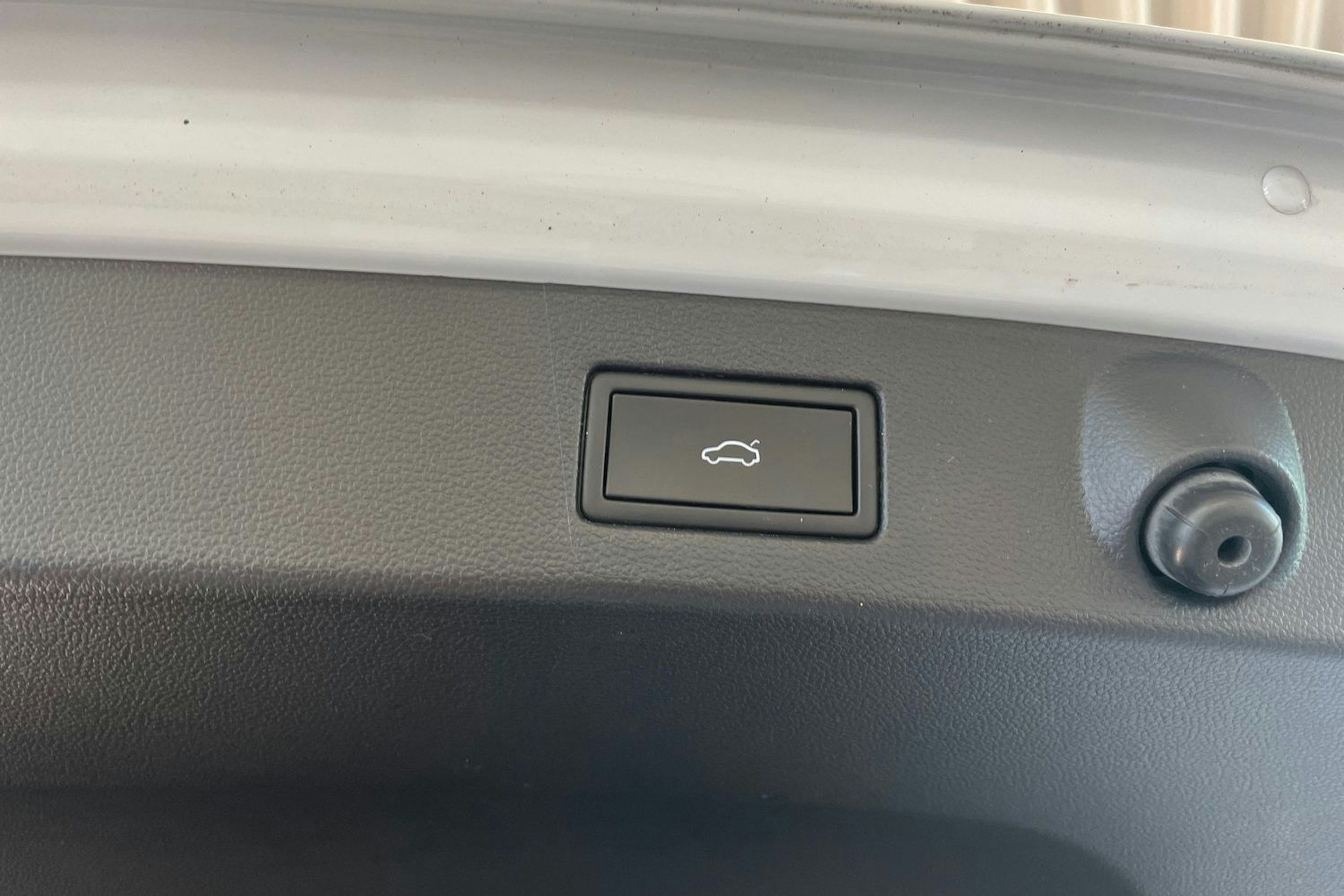 valkoinen Volkswagen Arteon 2021 kuva 32.